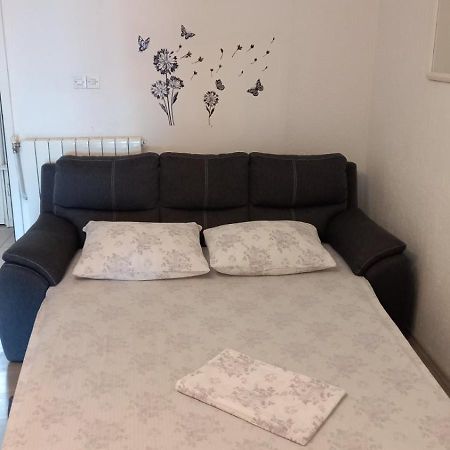 קריקווניצה Apartments Flora מראה חיצוני תמונה