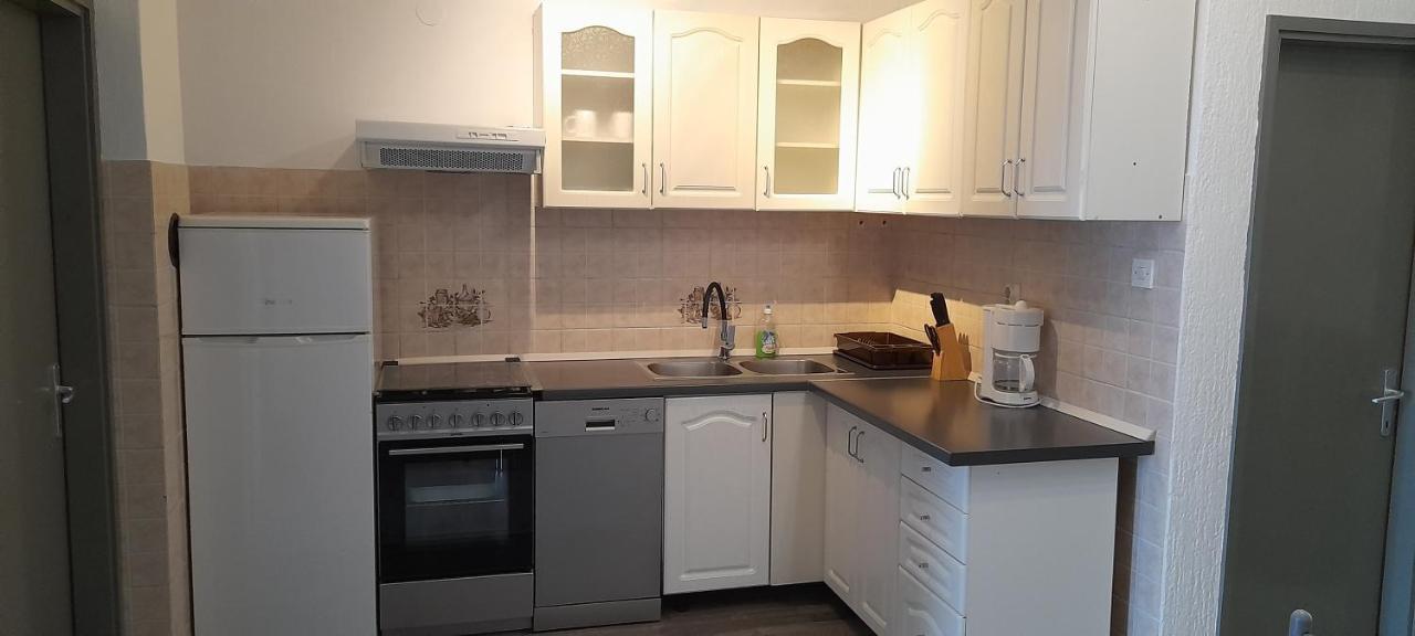 קריקווניצה Apartments Flora מראה חיצוני תמונה