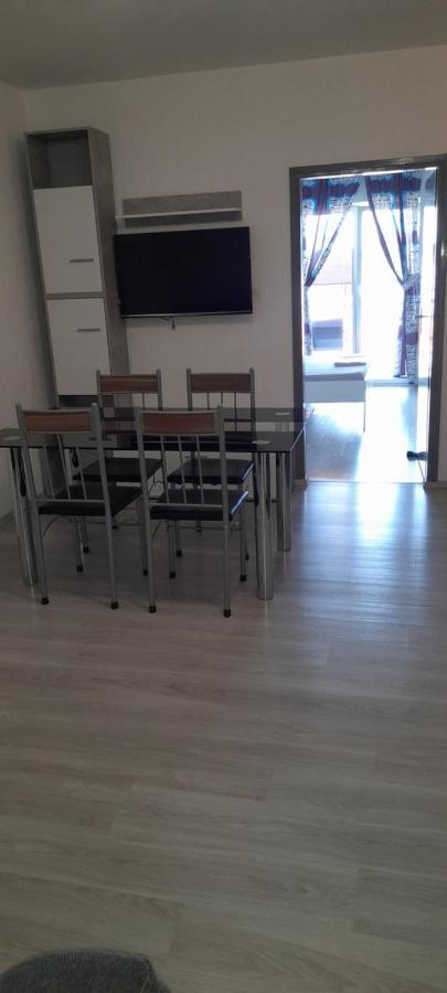 קריקווניצה Apartments Flora מראה חיצוני תמונה