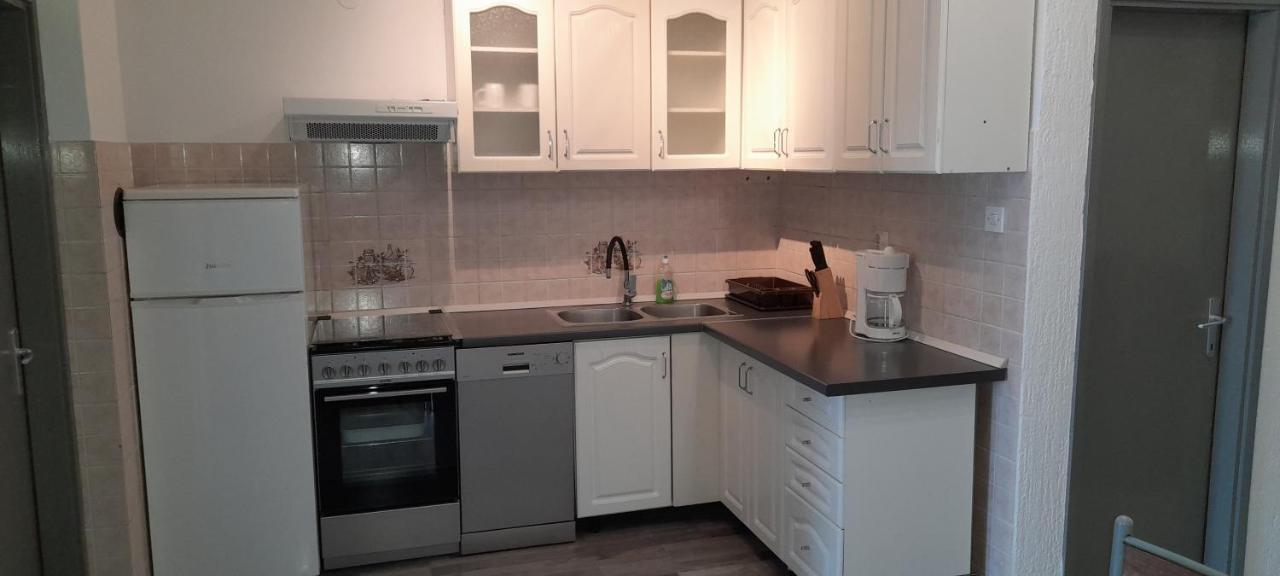 קריקווניצה Apartments Flora מראה חיצוני תמונה